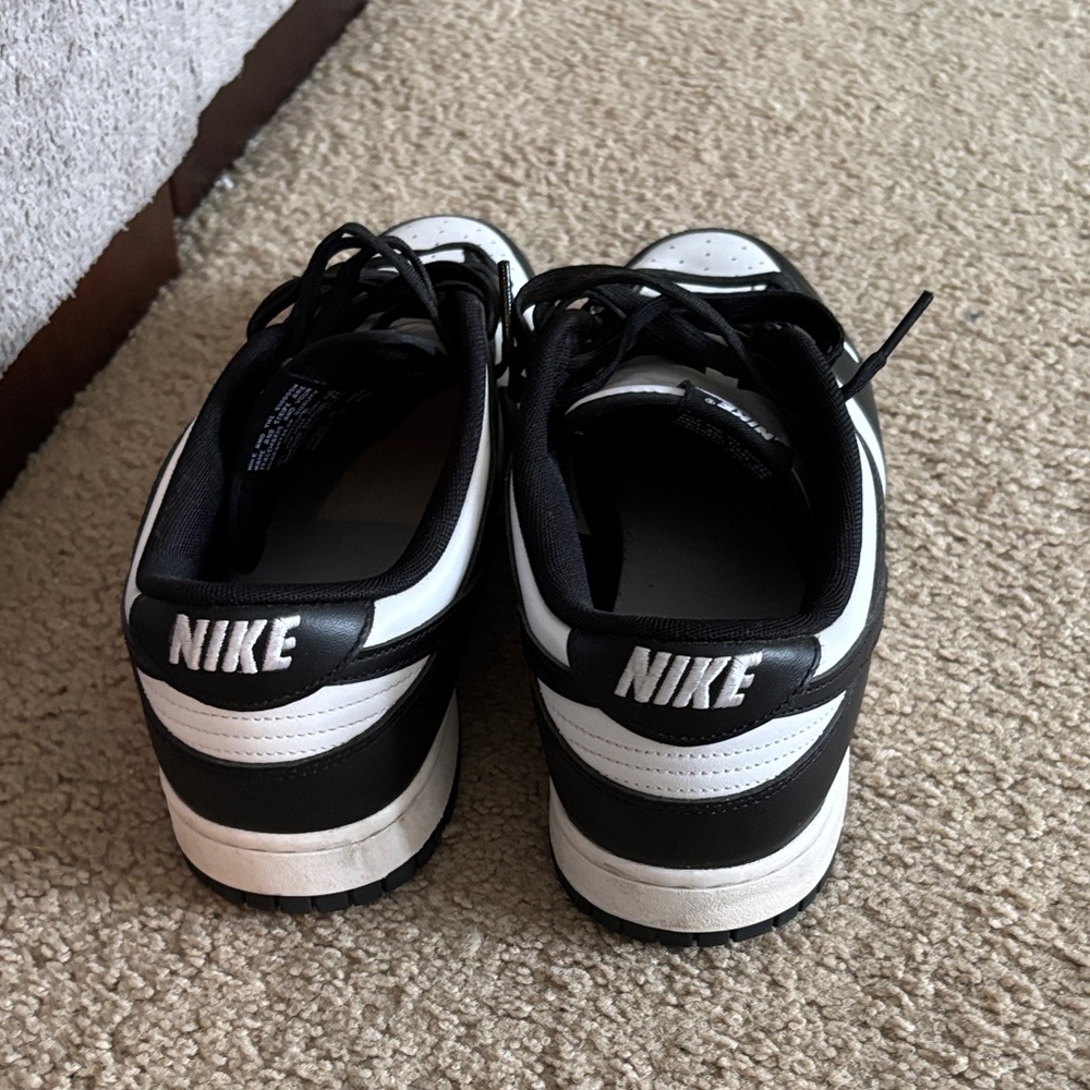 Nike Dunks Panda’s - Picture 4 of 5